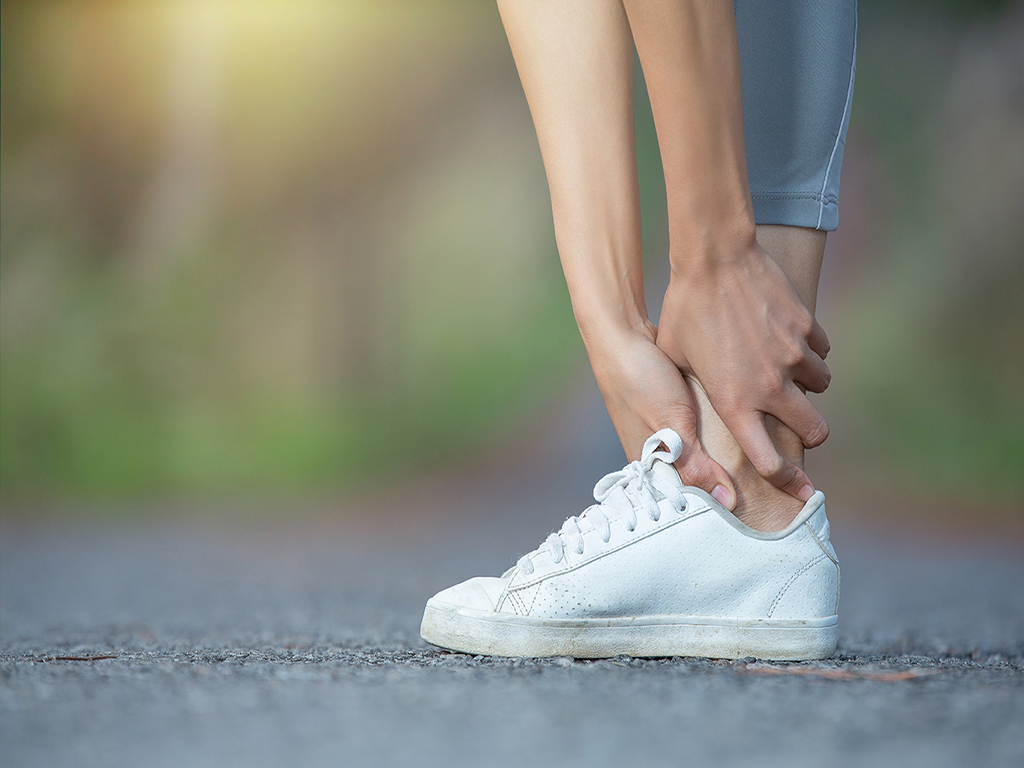 Wrongly Wearing Shoes, Causes Injuries That Often Haunt Runners